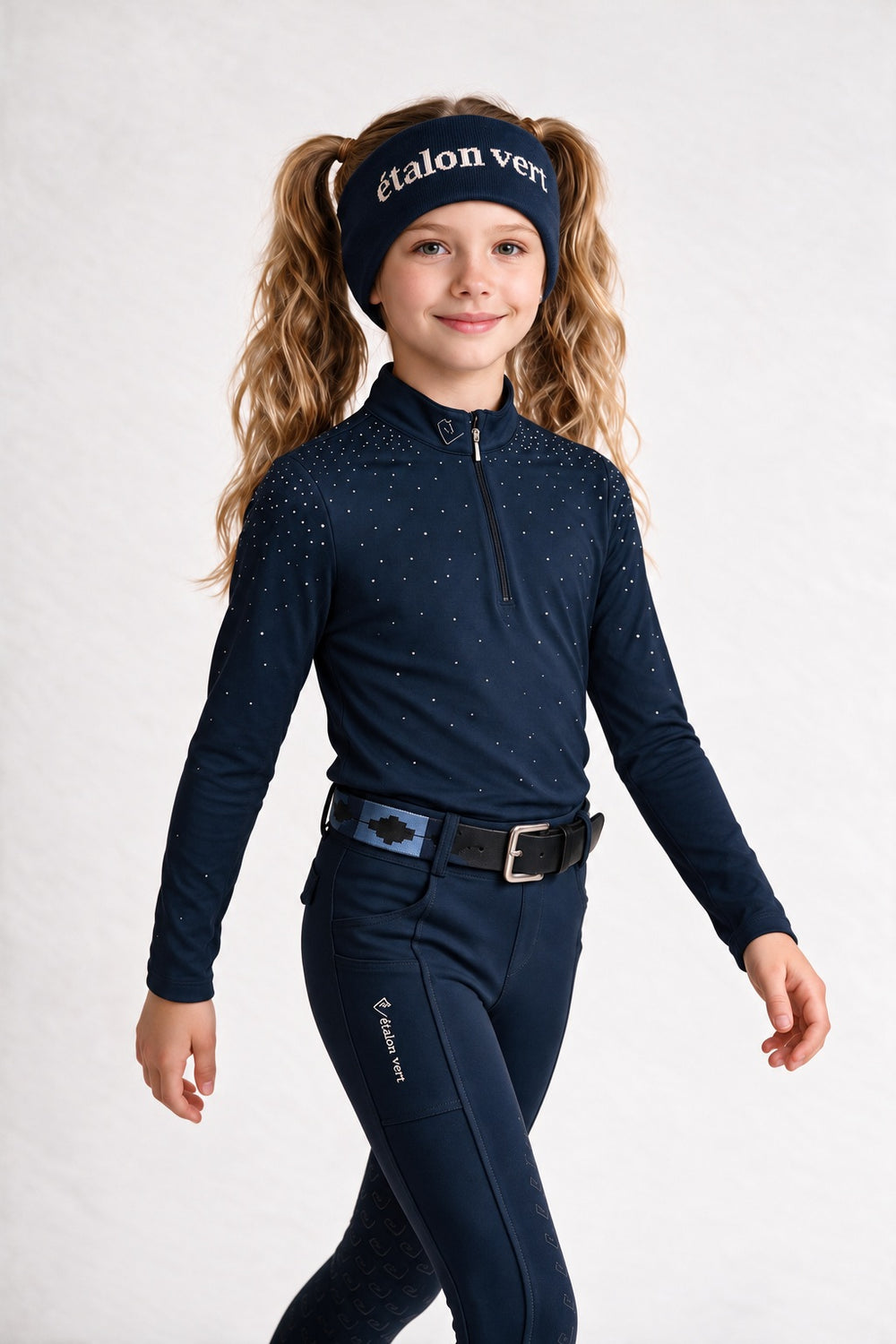 Easy Game Glitter Young Riders Navy – getragen in Bewegung
