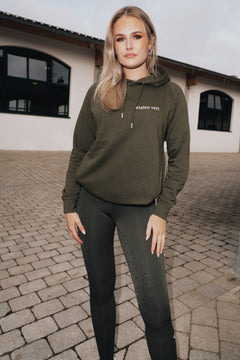 Quaterback 2.0 Normal Fit Hoodie - Horses & Cocktail - Olive