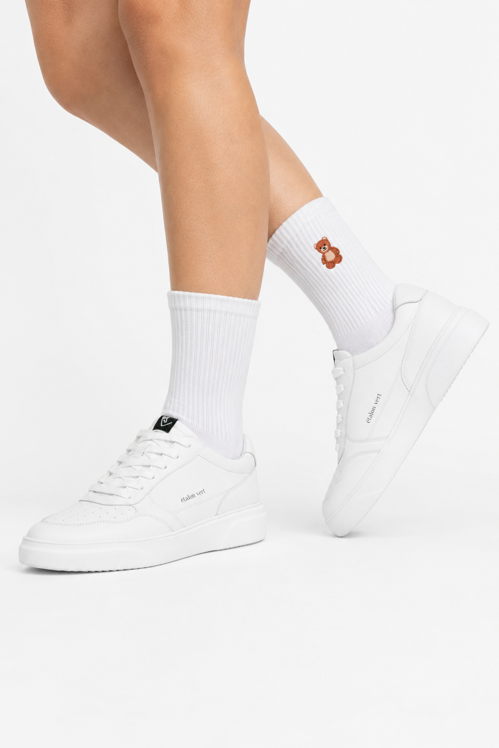 Teddy Sportsocken am Model mit Sneaker