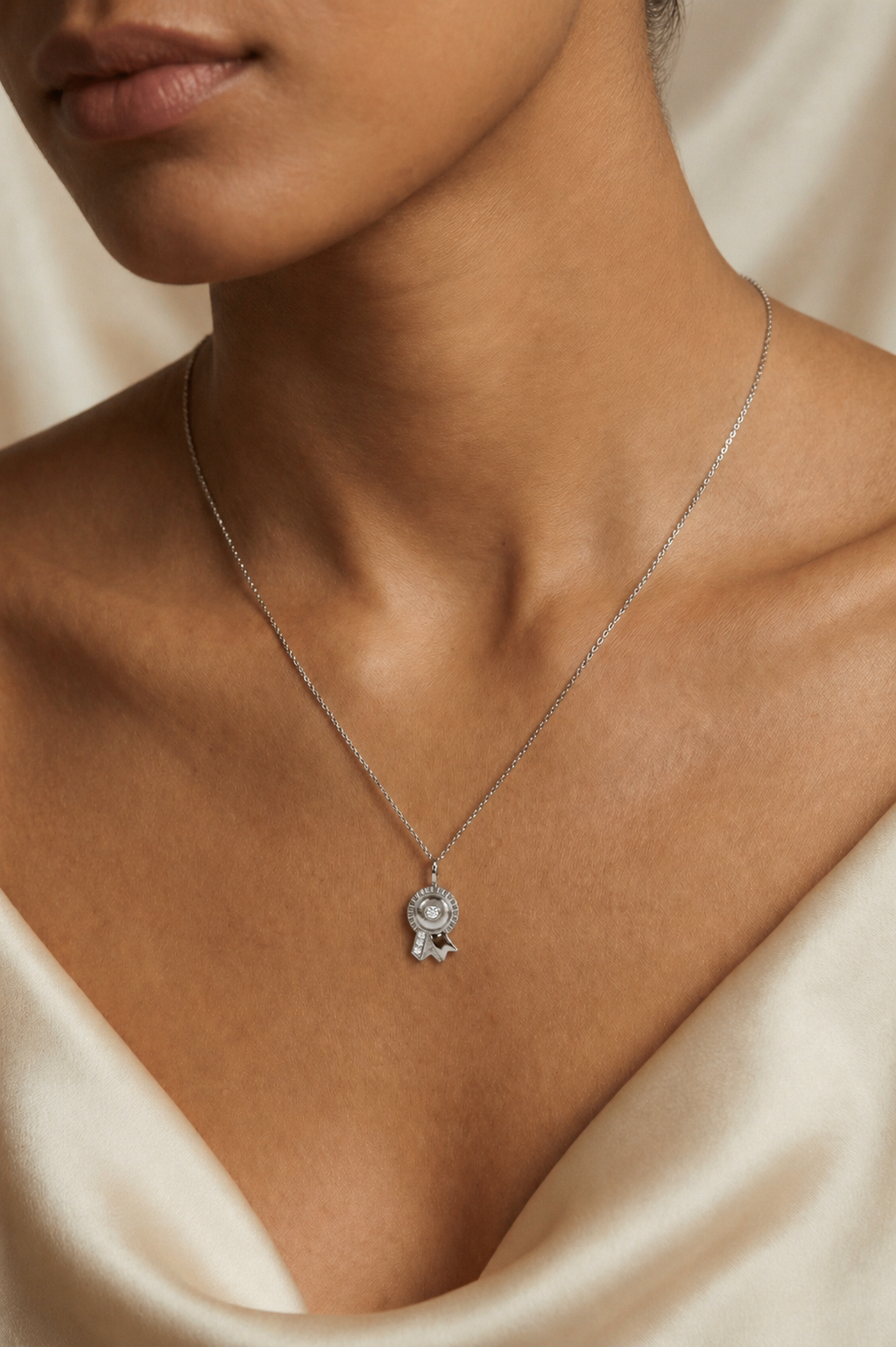 Halskette - Charm - Turnierschleife - Silber