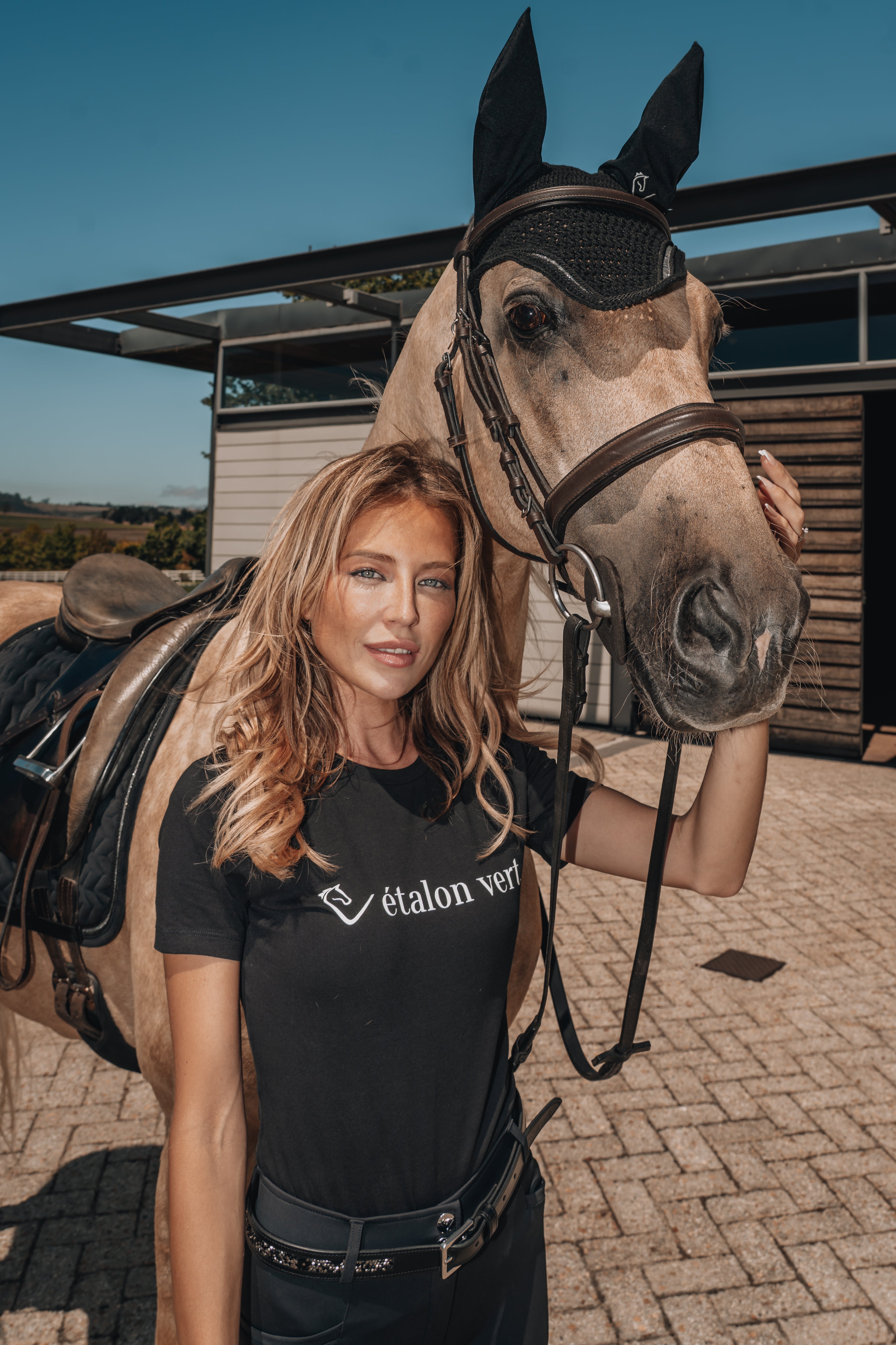 Quiwi Dream - Black - Horses & Cocktail Edition