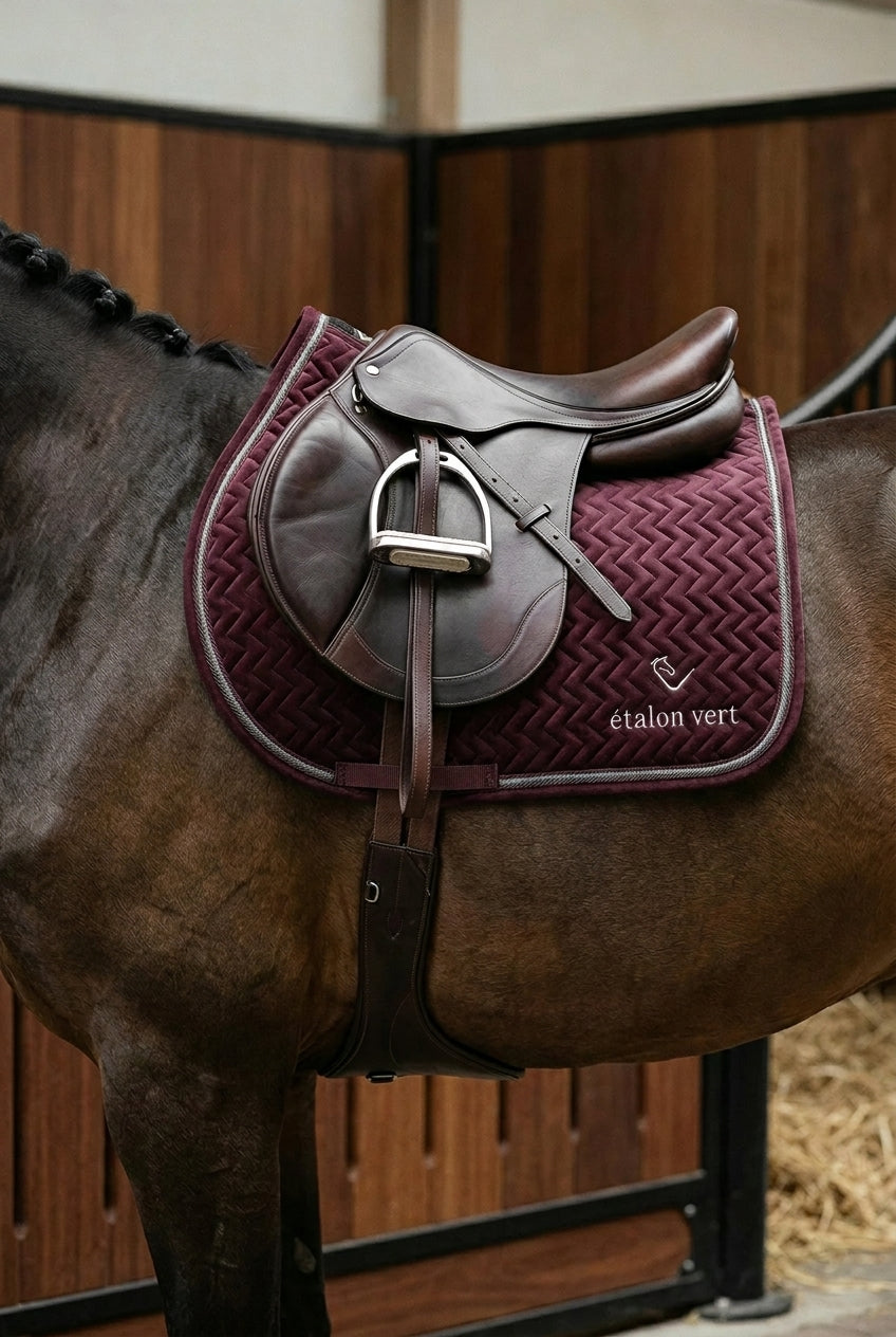 Jumping Saddle Pad - Burgundy Velvet