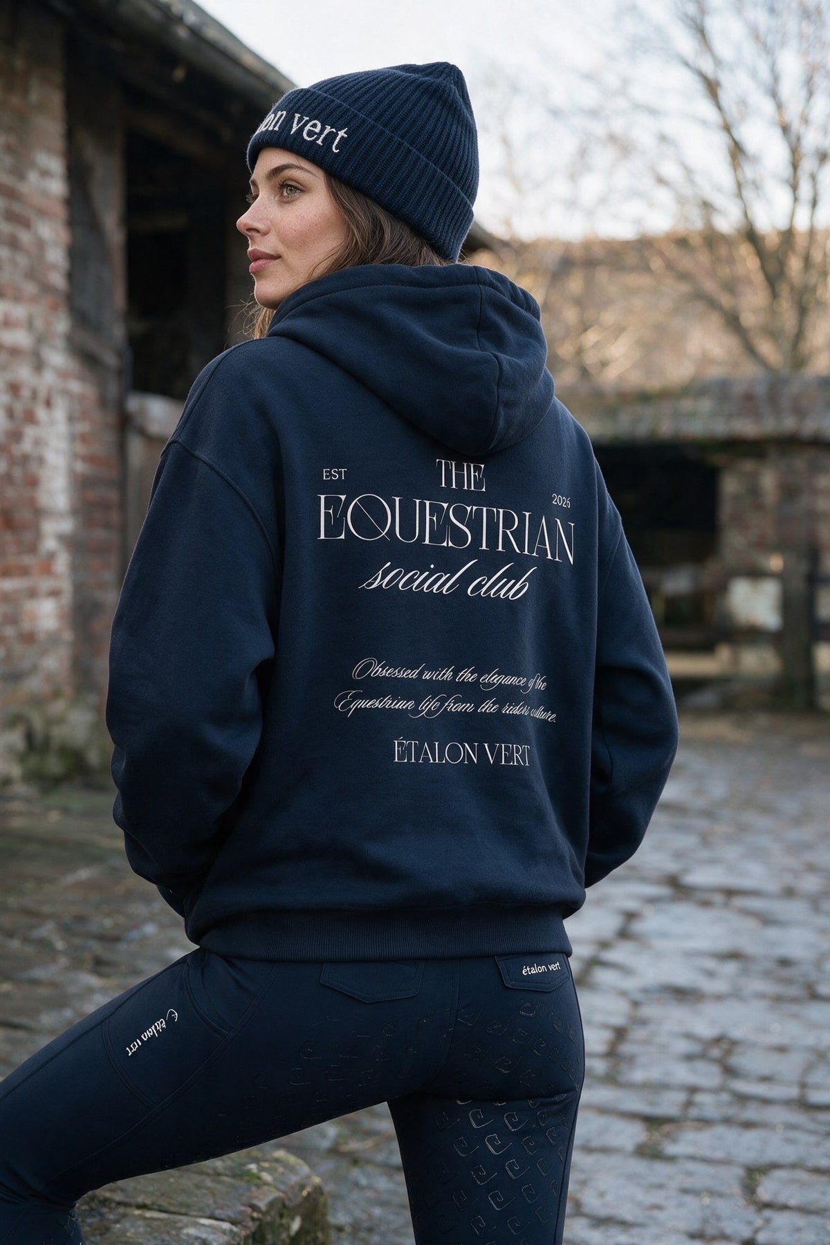étalon vert – Equestrian Social Club – Navy – ausgewähltes Modelmotiv B107