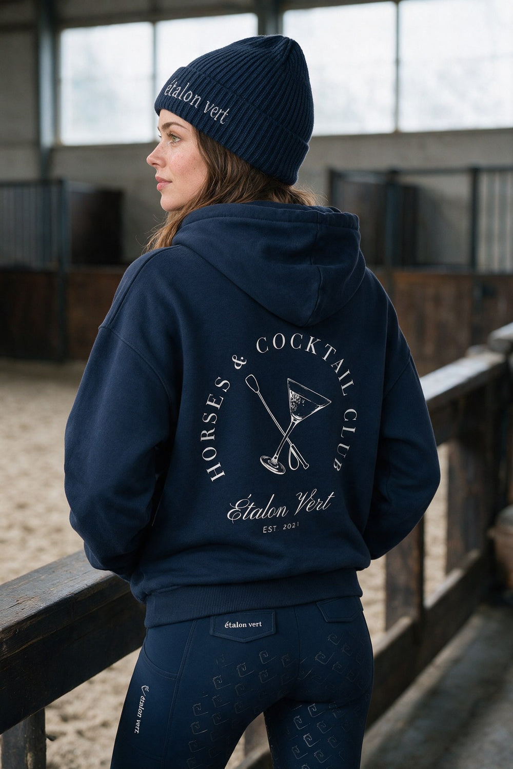 étalon vert – Horses & Cocktails – Navy – ausgewähltes Modelmotiv B174