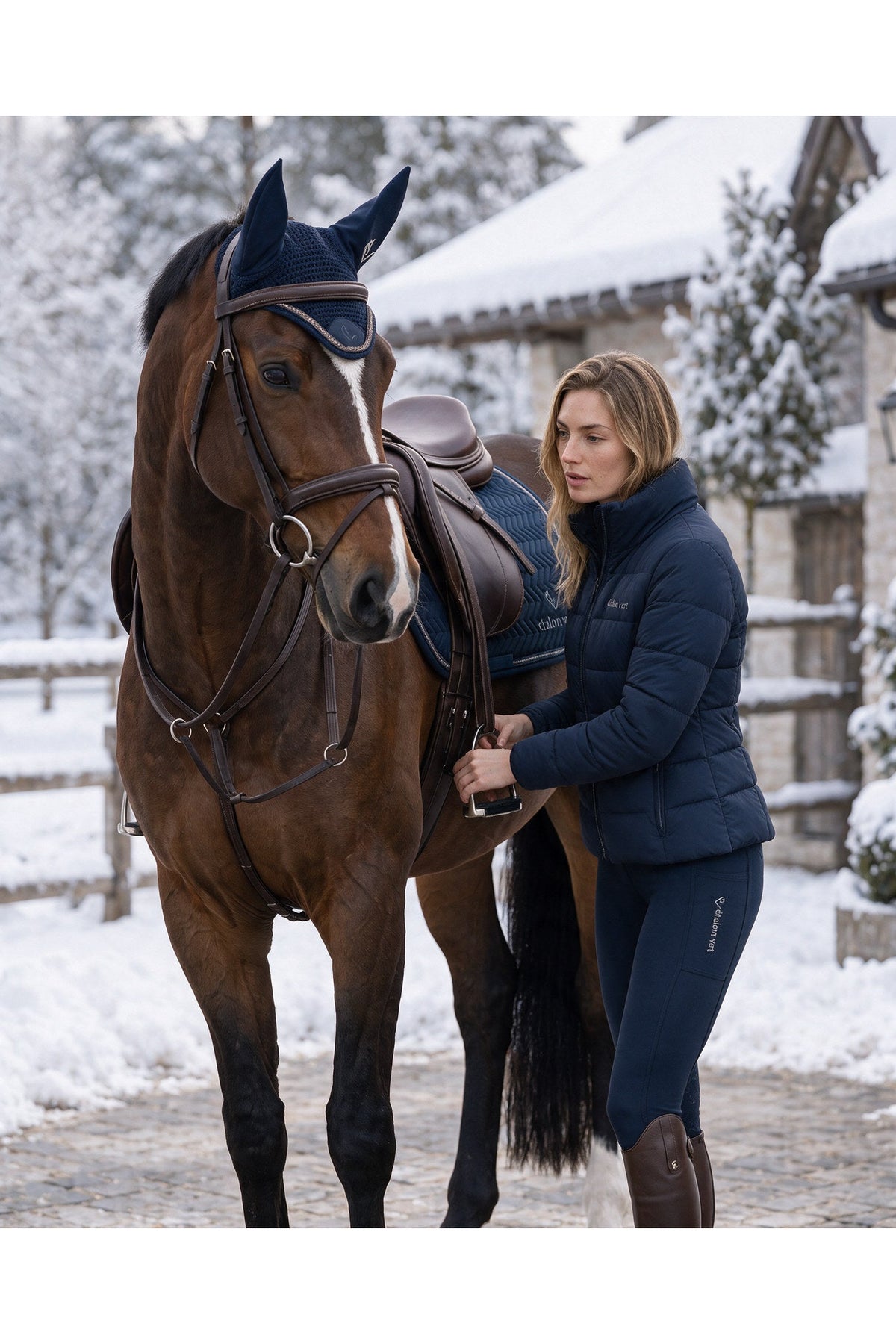 Emerald Jacke Navy – getragene Ansicht E0669