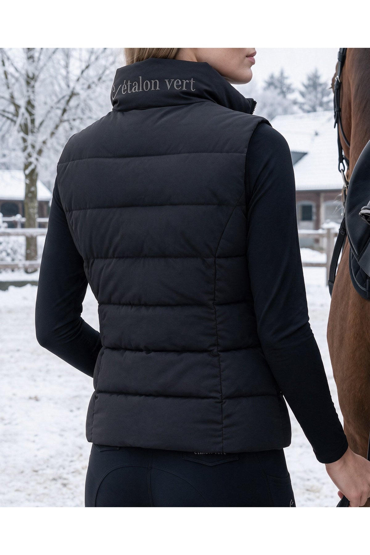 Emerald Weste Schwarz – getragene Ansicht E0560