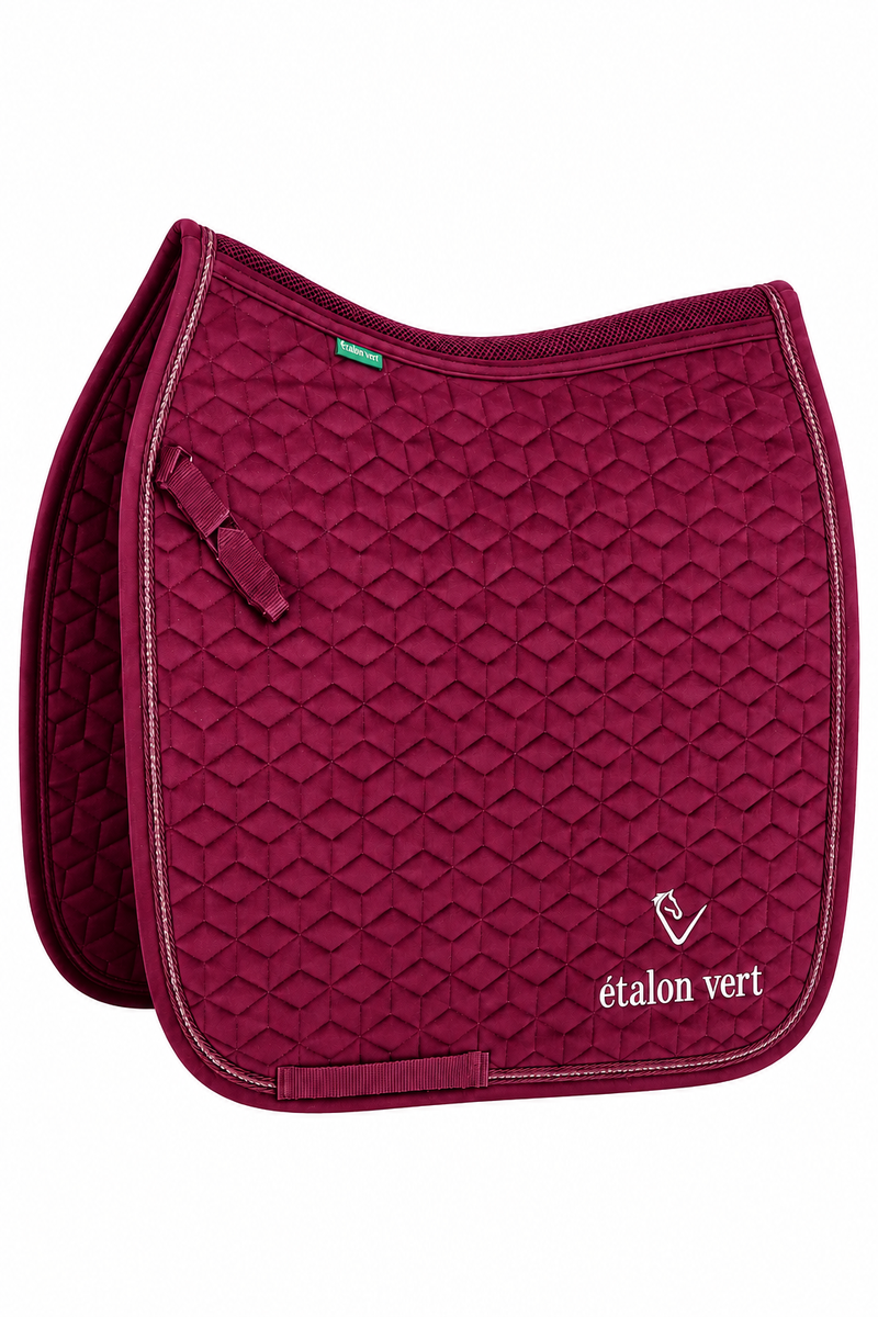 Schabracke aus Türchen 24 des equestrian adventskalender 2026 in Very Berry, vollständig abgebildet.