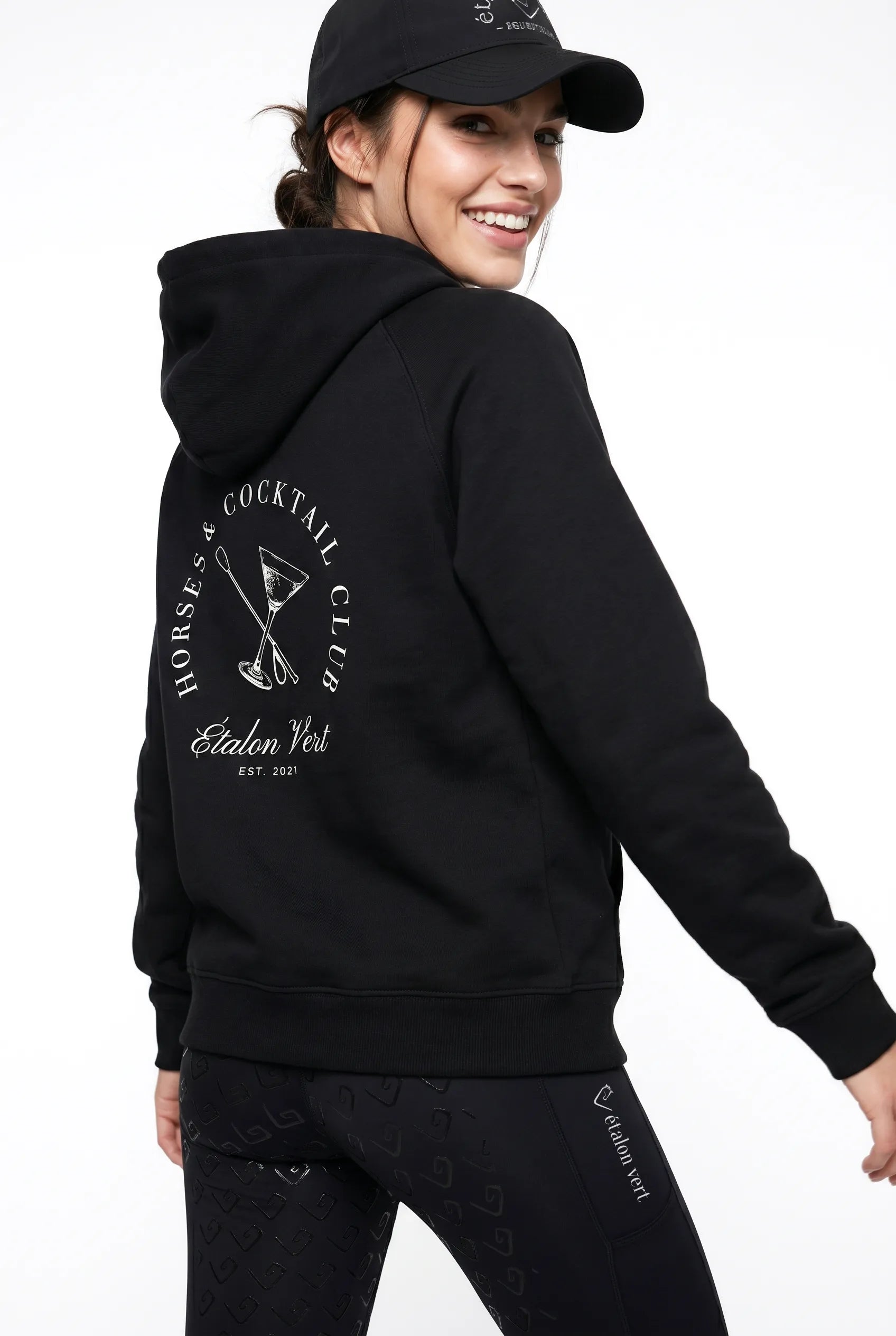 Quaterback 2.0 Normal Fit Hoodie - Horses & Cocktail - Black