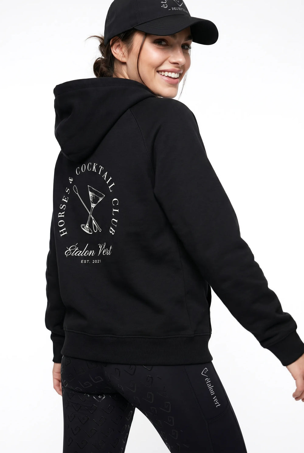 Quaterback 2.0 Normal Fit Hoodie - Horses & Cocktail - Black