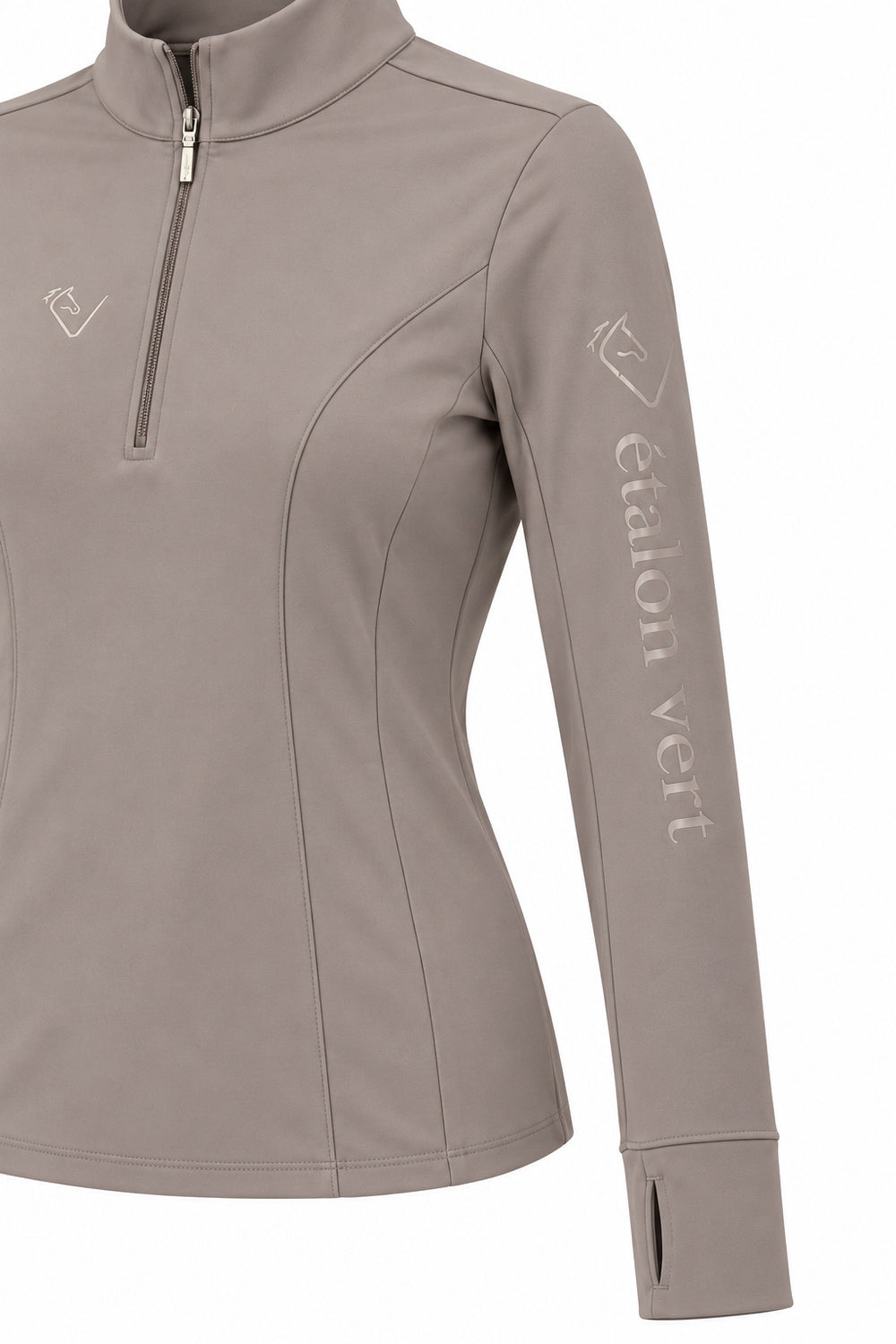 Snowball Thermo Langarmshirt – Taupe, Detail der Ärmelmarke