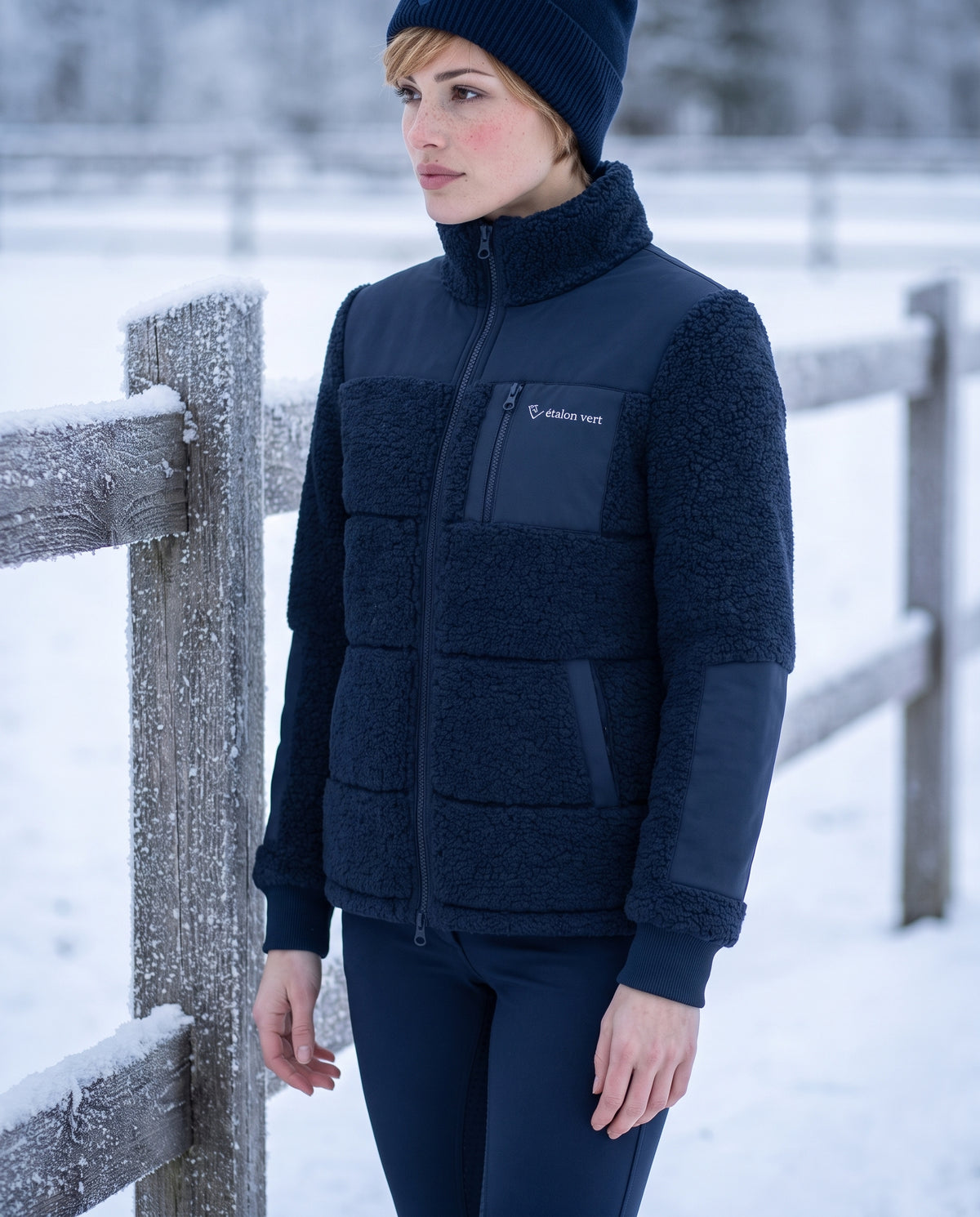 Valegro Teddyjacke Navy – geschlossener Dreiviertelwinkel