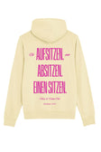 Regular Fit Hoodie - Aufsitzen. Absitzen. Einen Sitzen. - Butter Yellow