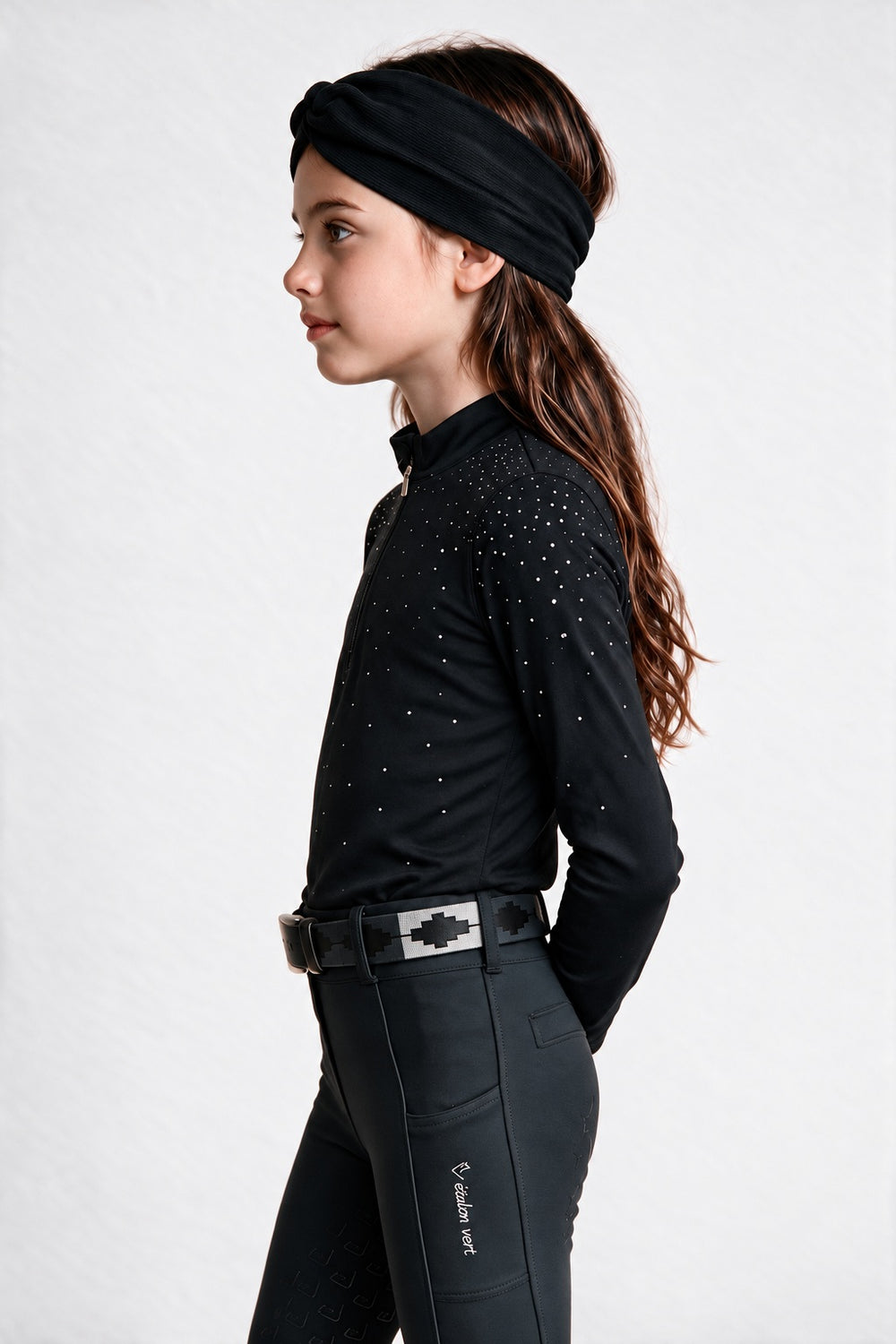 Easy Game Glitter Young Riders Black – getragen von der Seite