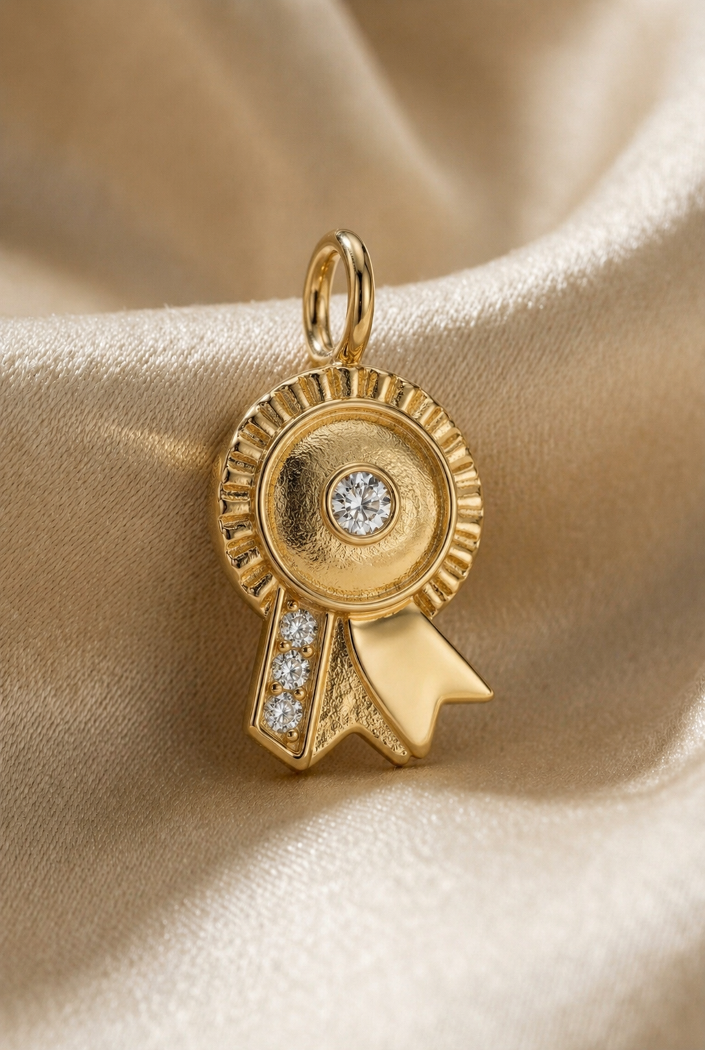 Halskette - Charm - Turnierschleife - Gold