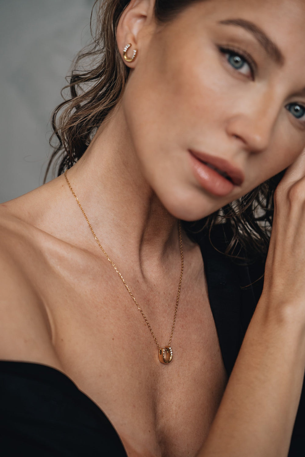 Necklace - Horseshoe - Gold