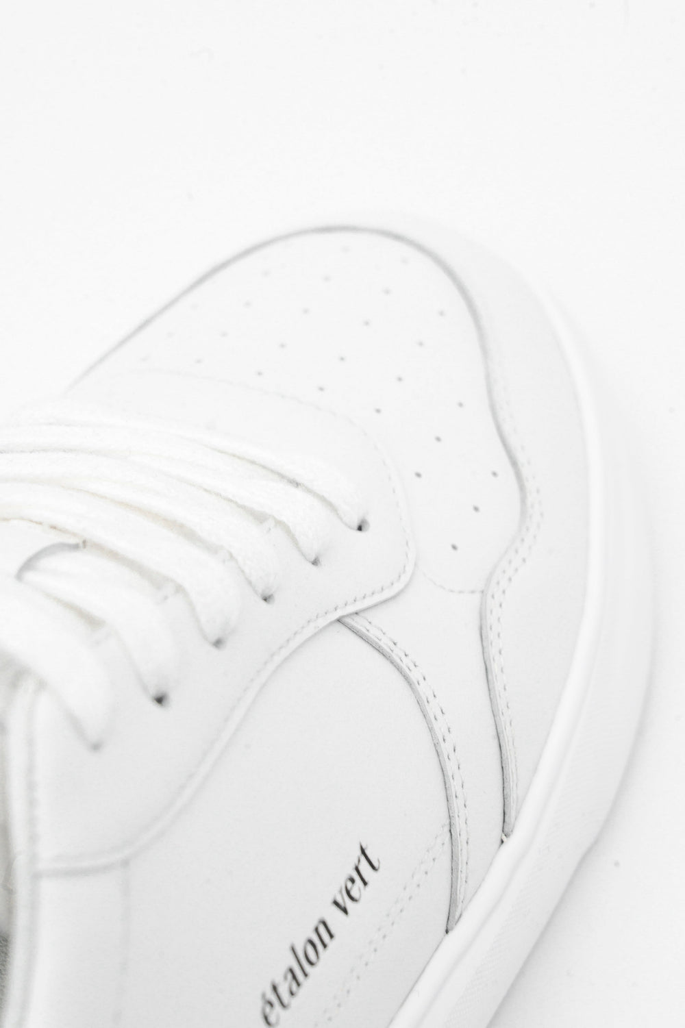 Cornet Supreme Sneaker - White