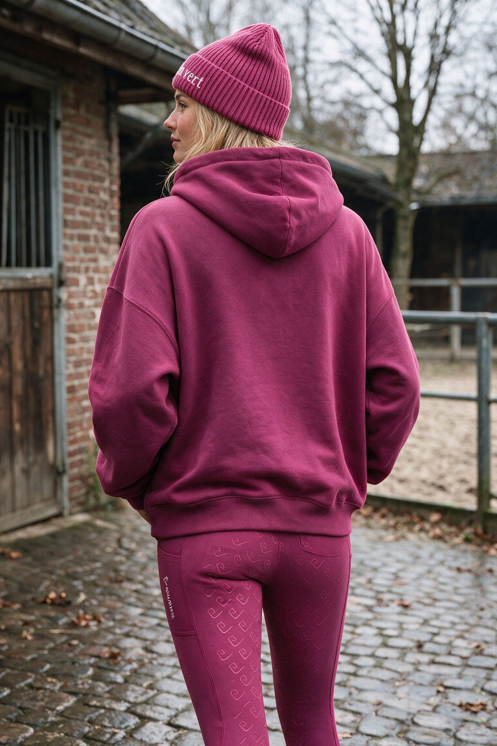 étalon vert – Very Berry ETLNVRT Chenille Hoodie – back – Celine
