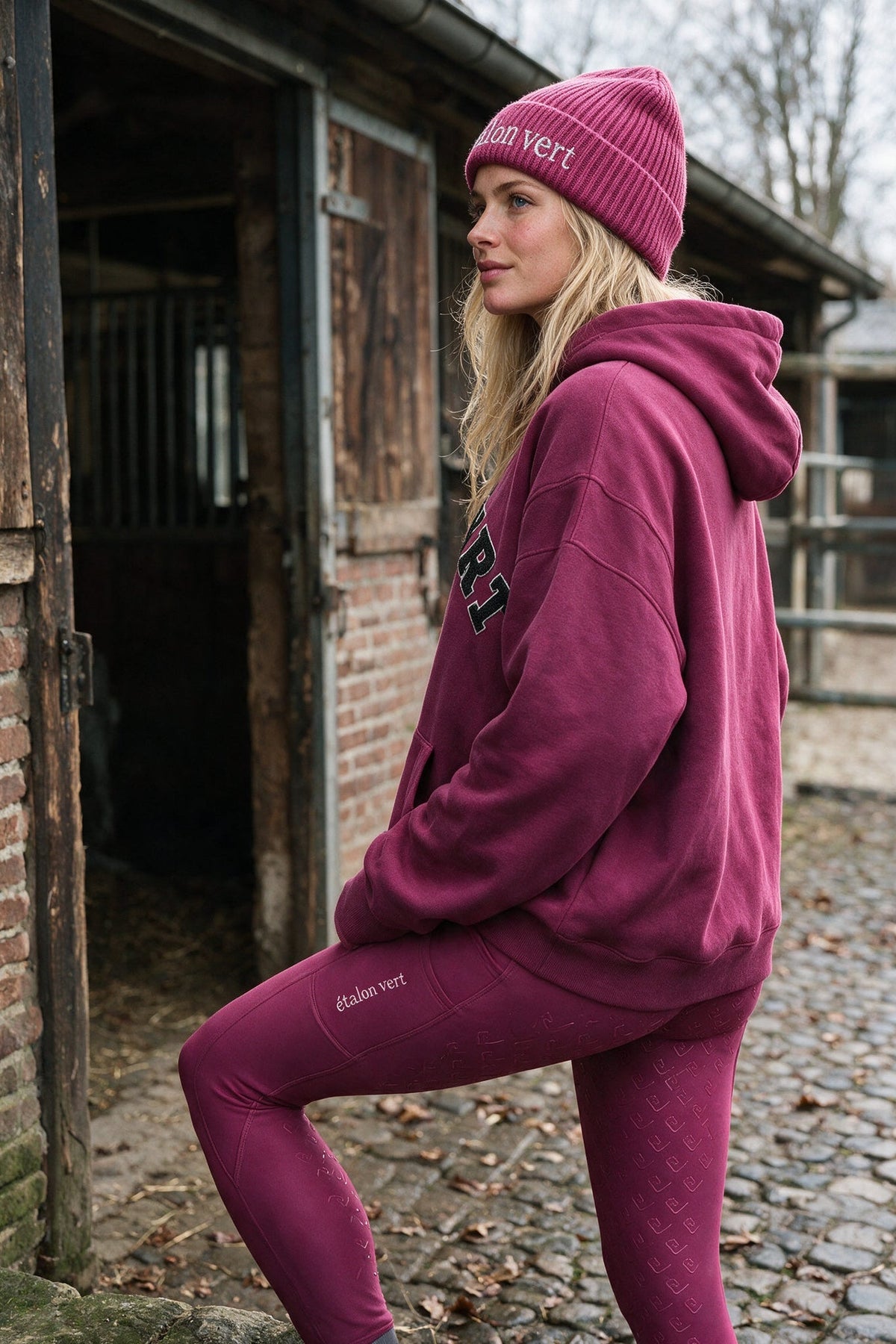 étalon vert – Very Berry ETLNVRT Chenille Hoodie – left side – Celine