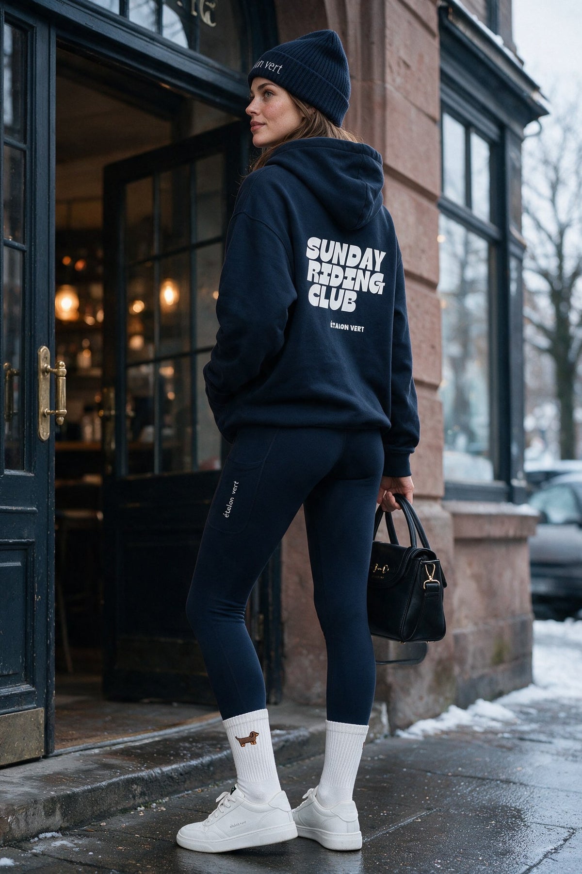 étalon vert – Sunday Riding Club – Navy – ausgewähltes Modelmotiv B017