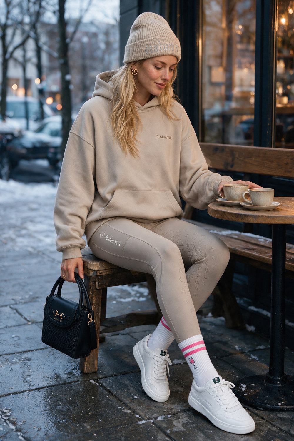 étalon vert – Horses & Cocktails – Beige – ausgewähltes Modelmotiv B024