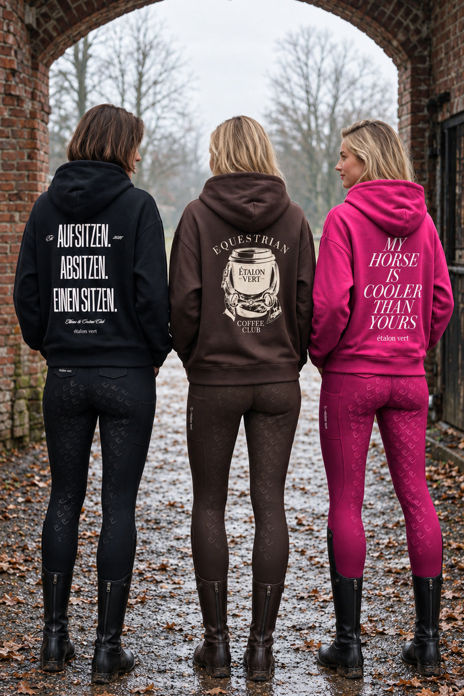 étalon vert – Gruppe · Aufsitzen. Absitzen. Einen Sitzen. + Equestrian Coffee Club + My Horse Club – Black + Chocolate Brown + Very Berry – ausgewähltes Modelmotiv B080