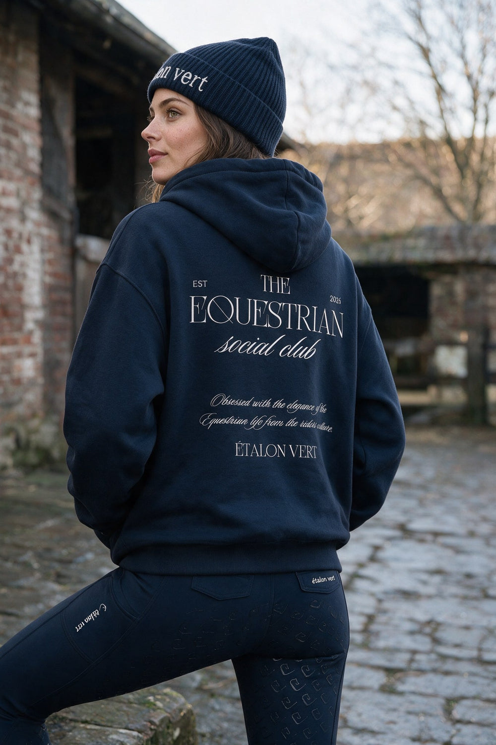étalon vert – Equestrian Social Club – Navy – ausgewähltes Modelmotiv B107