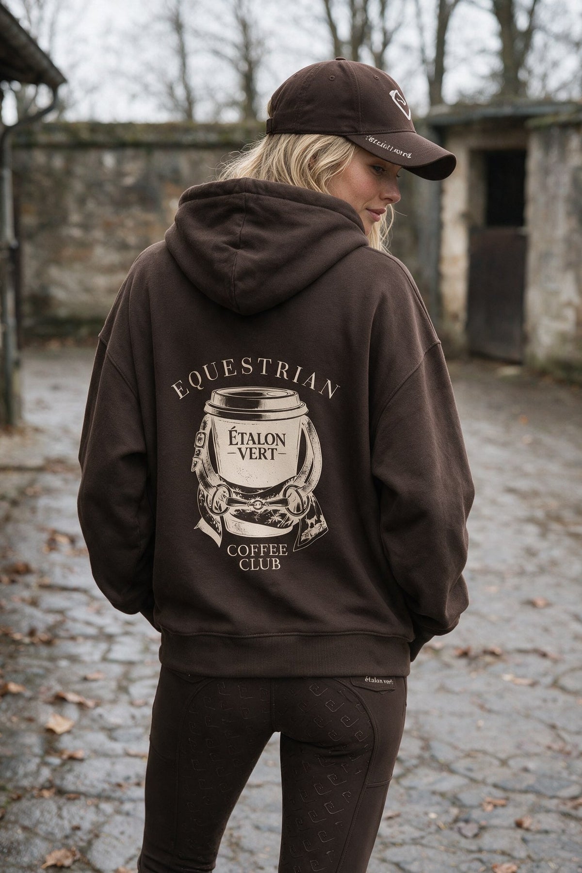 étalon vert – Equestrian Coffee Club – Chocolate Brown – ausgewähltes Modelmotiv B127