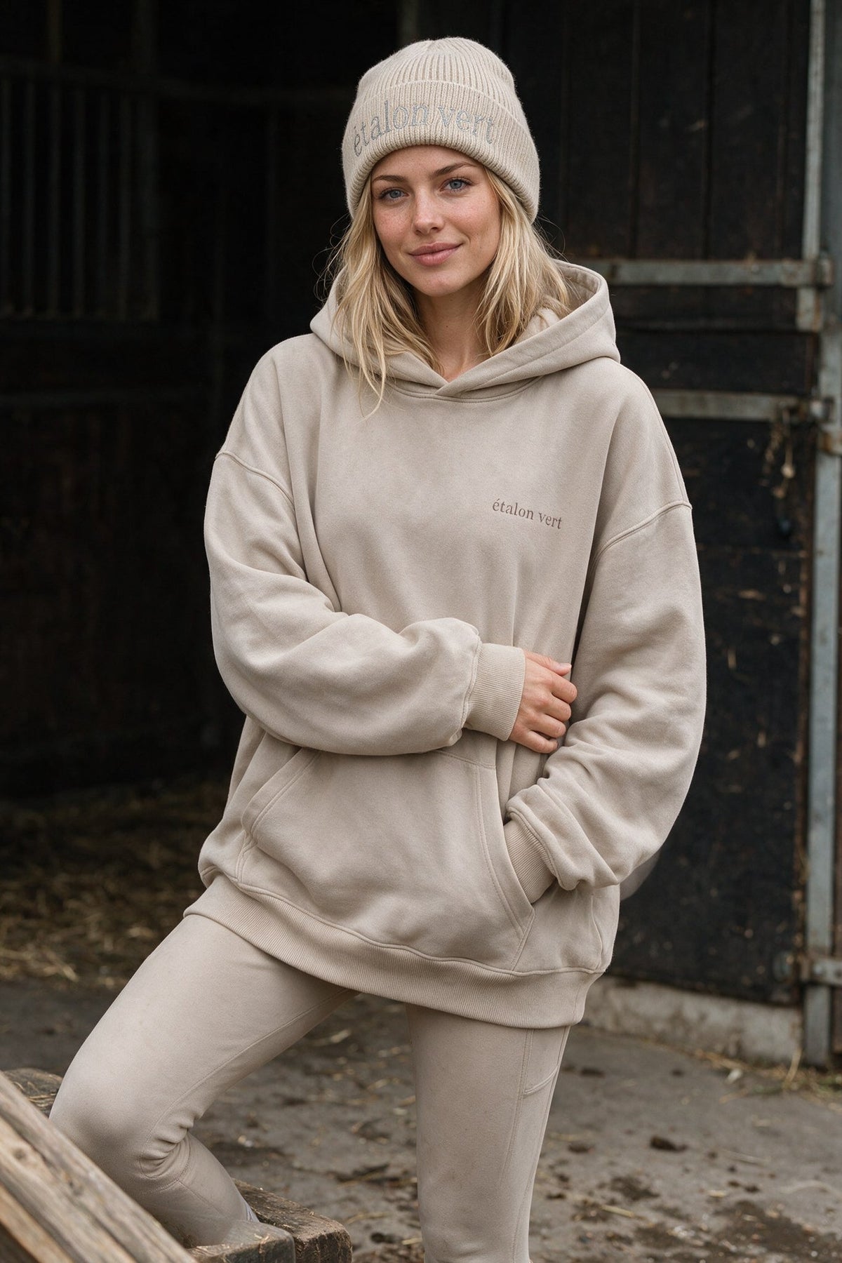 étalon vert – Horses & Cocktails – Beige – ausgewähltes Modelmotiv B197