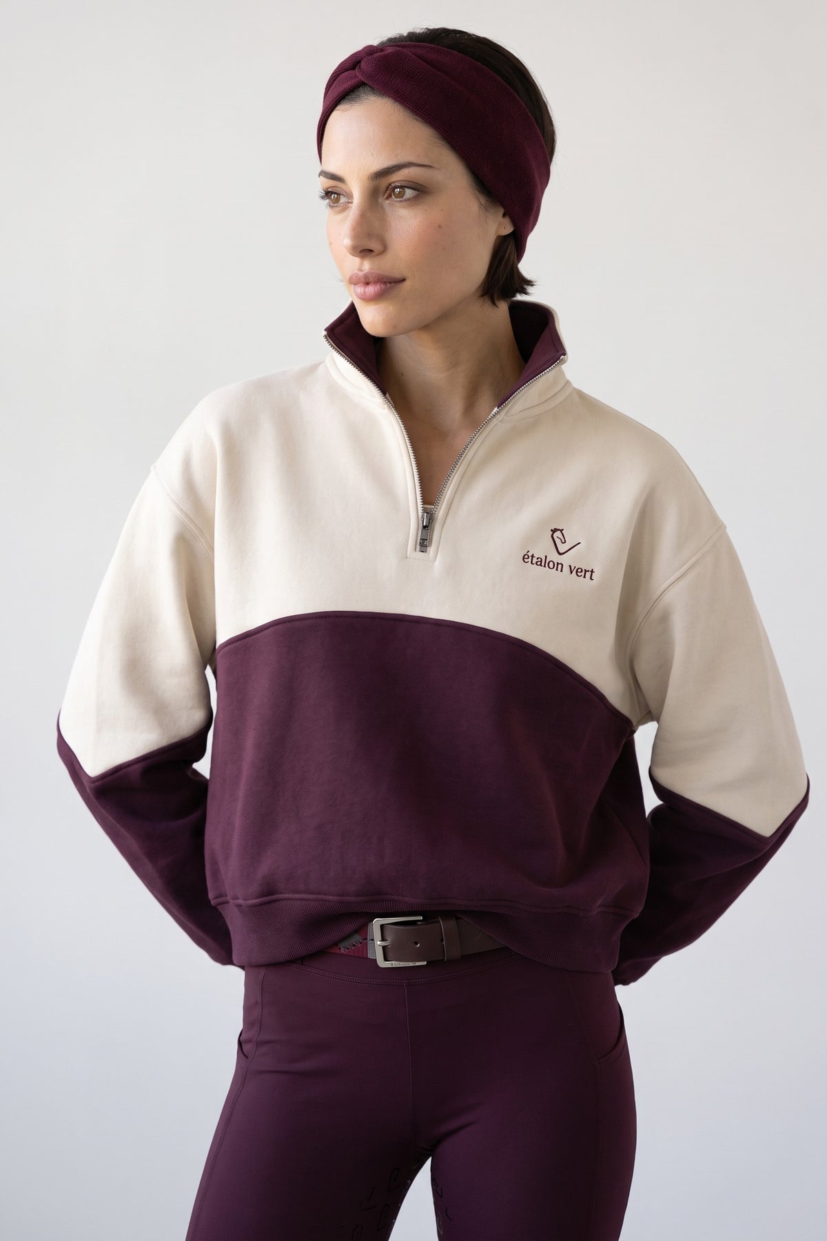 Bicolor Zip Sweater Off-white/Burgundy – Burgundy-Bruststick nah
