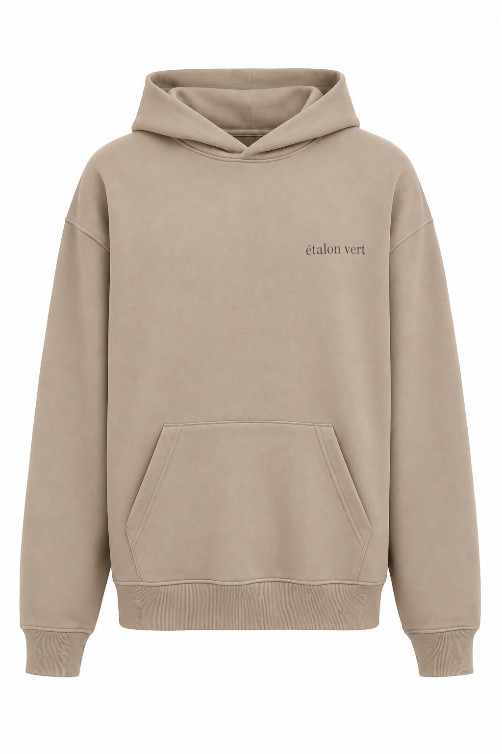 Beige Oversize Hoodie – Vorderansicht, kleines braunes Logo auf linker Brust