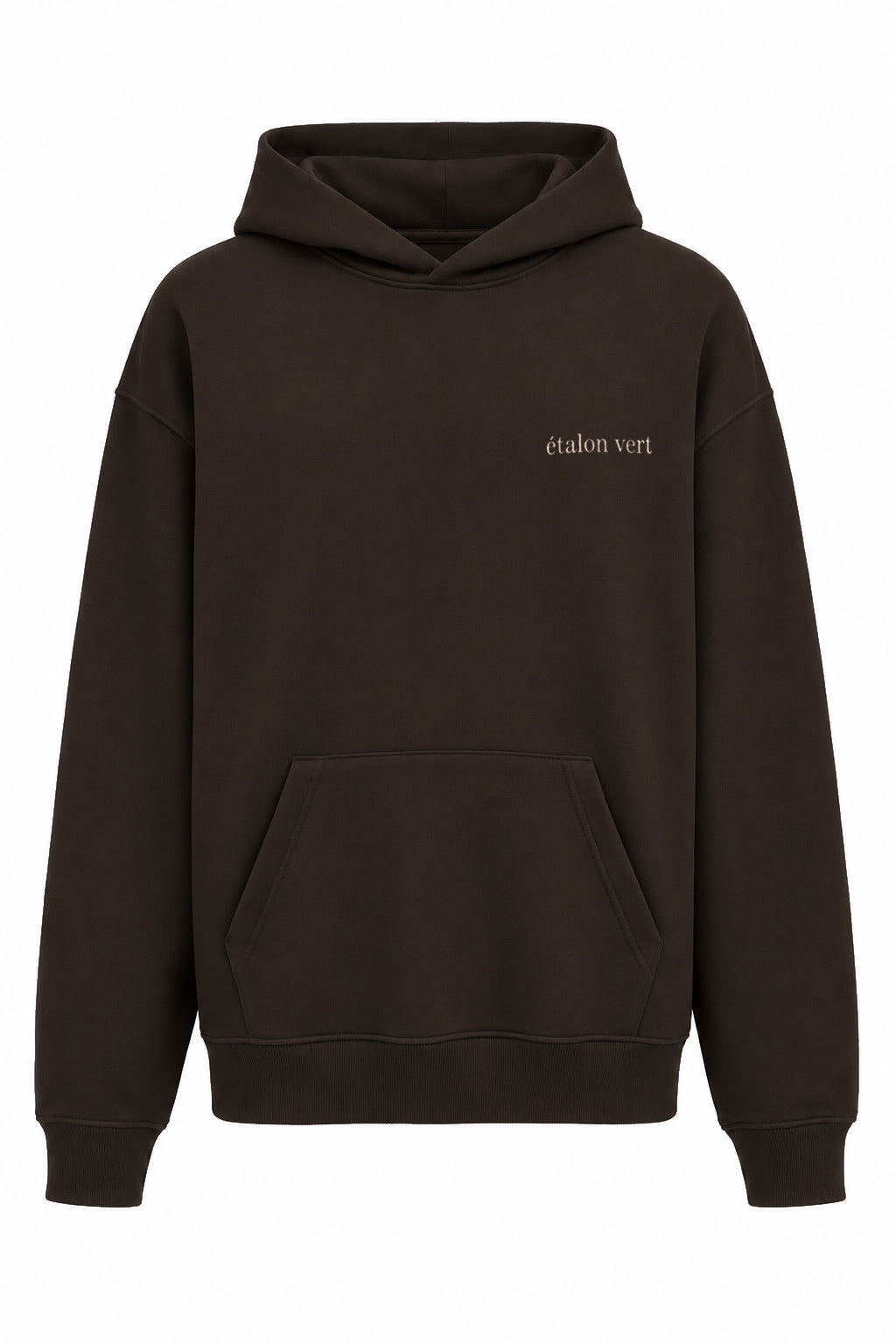 Brown / Chocolate Brown Oversize Hoodie – Vorderansicht, kleines beiges Logo auf linker Brust