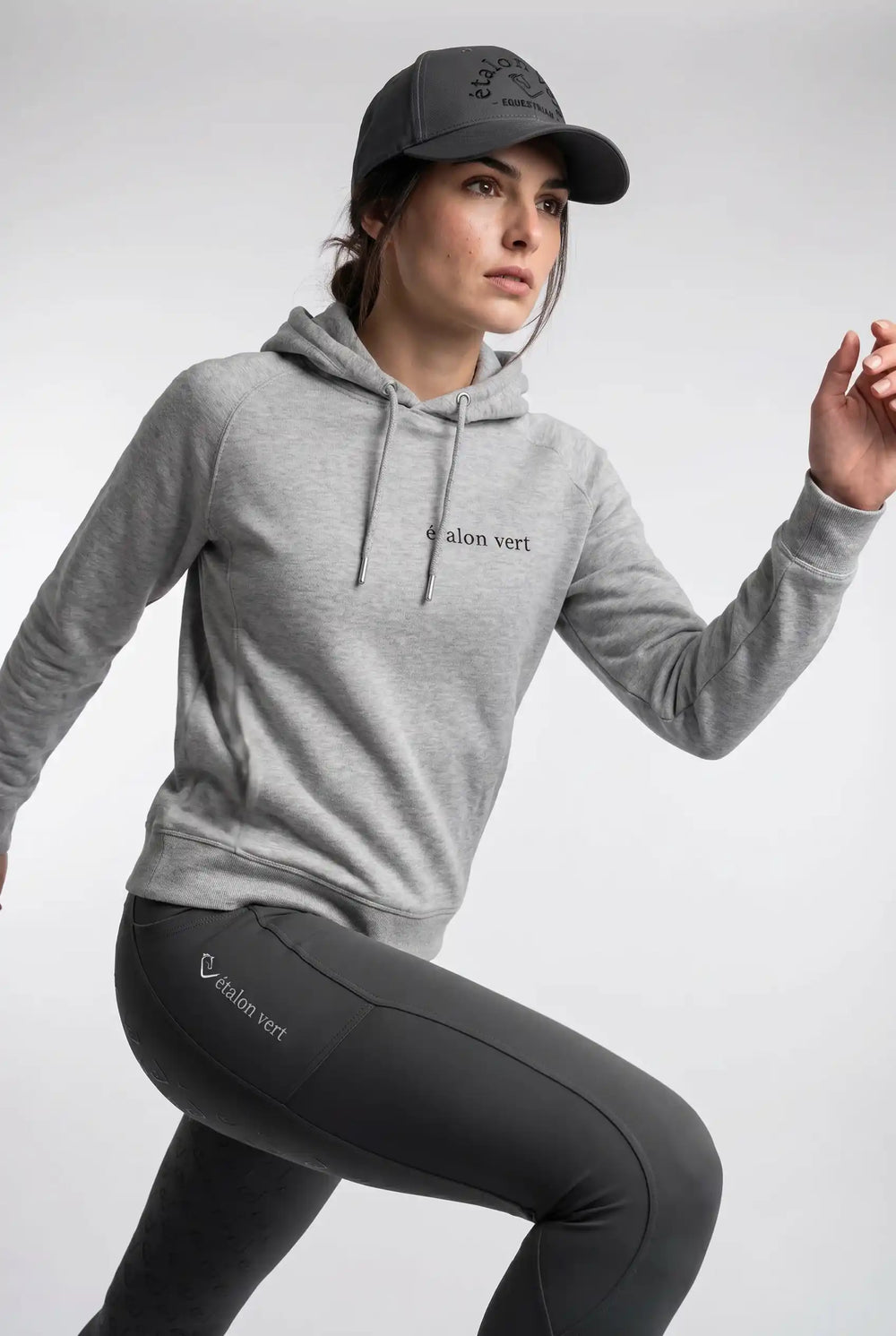 Quaterback 2.0 Normal Fit Hoodie - Horses & Cocktail - Grey Melange