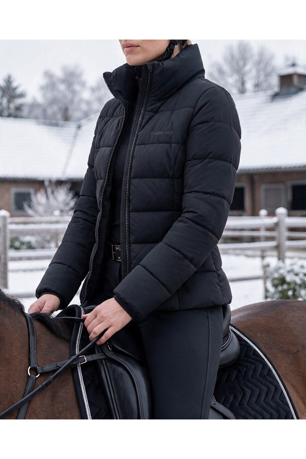 Emerald Jacke Schwarz – getragene Ansicht E0551