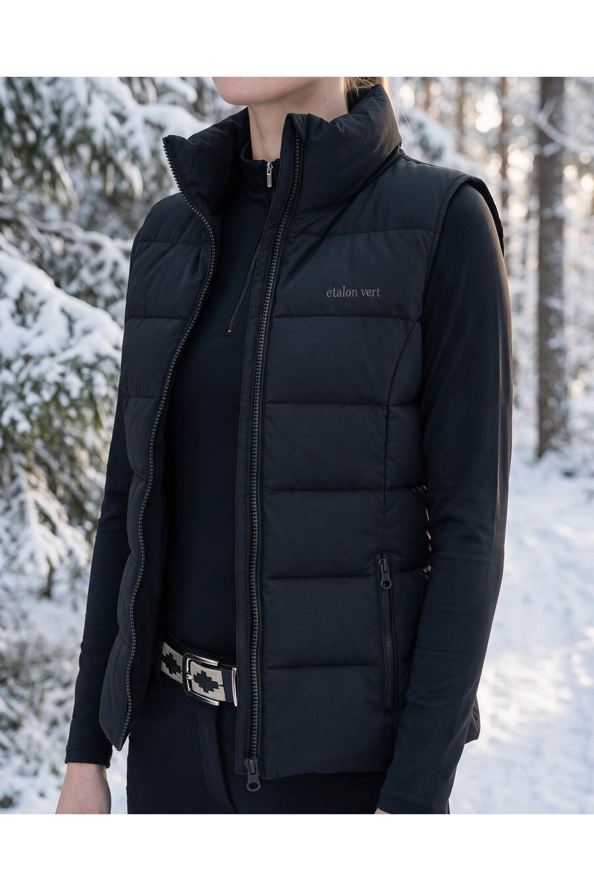 Emerald Weste Schwarz – getragene Ansicht E0568