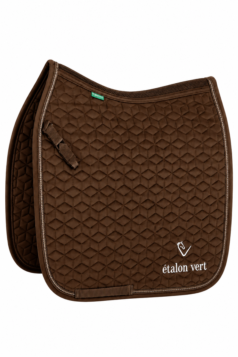 Schabracke aus Türchen 24 des equestrian adventskalender 2026 in brown, vollständig abgebildet.