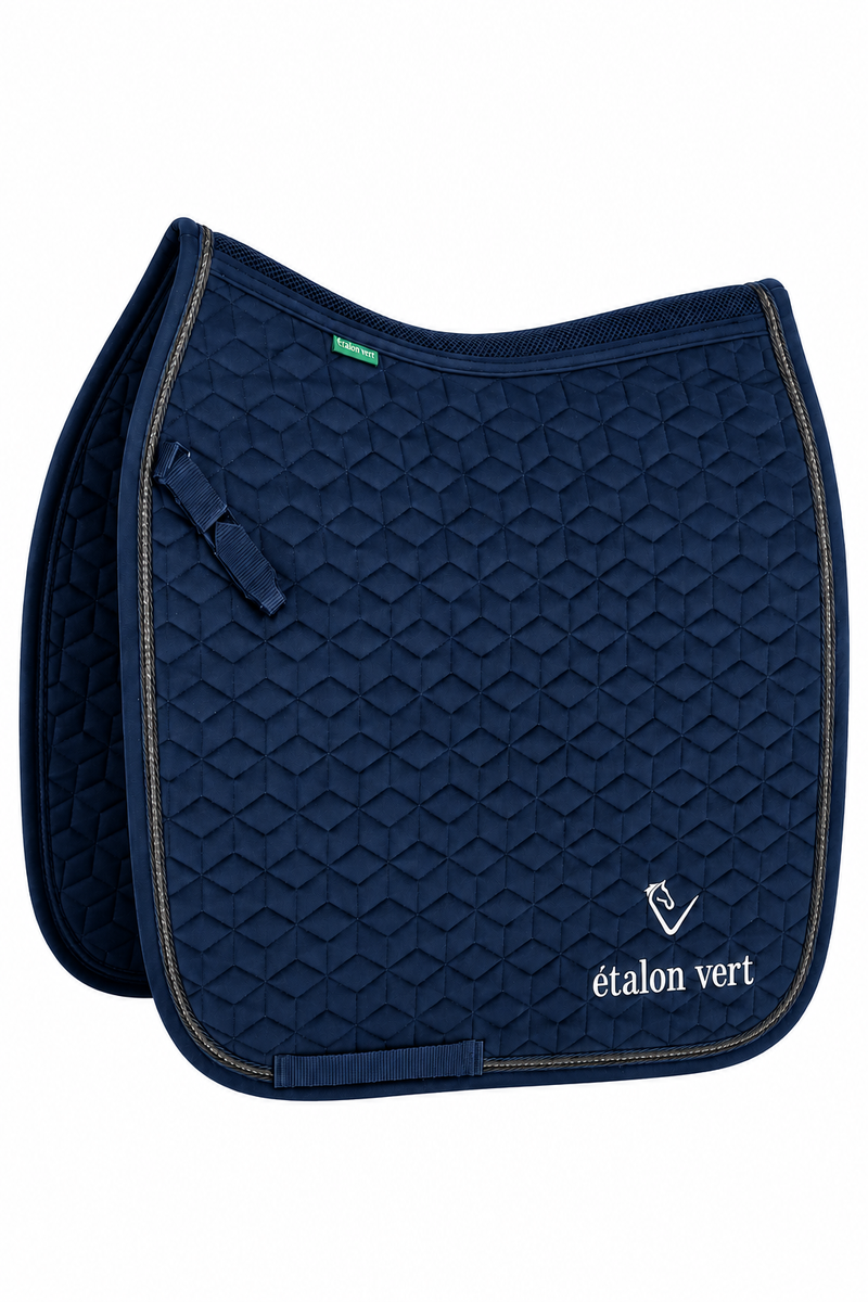Schabracke aus Türchen 24 des equestrian adventskalender 2026 in navy, vollständig abgebildet.
