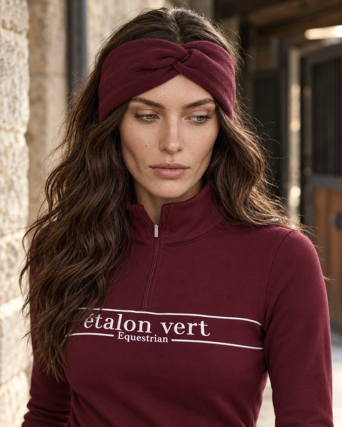 knot burgundy – Modelaufnahme – KI-Visualisierung