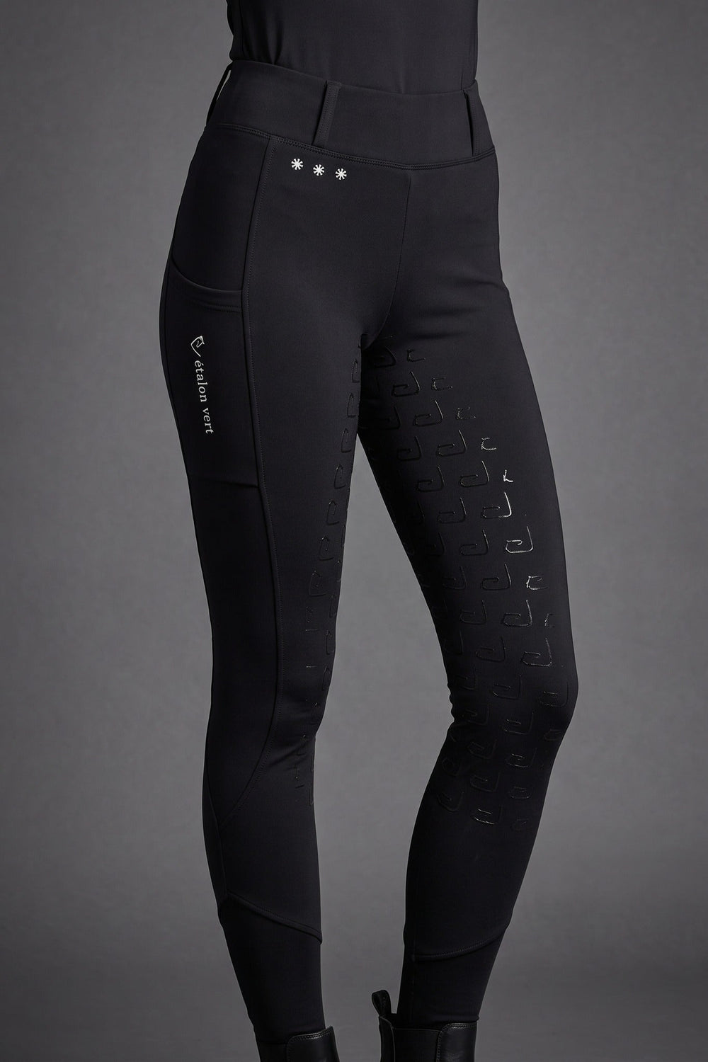 Negro 2.0 Thermo-Reitleggings Black – getragen von vorn – Passform und hoher Bund