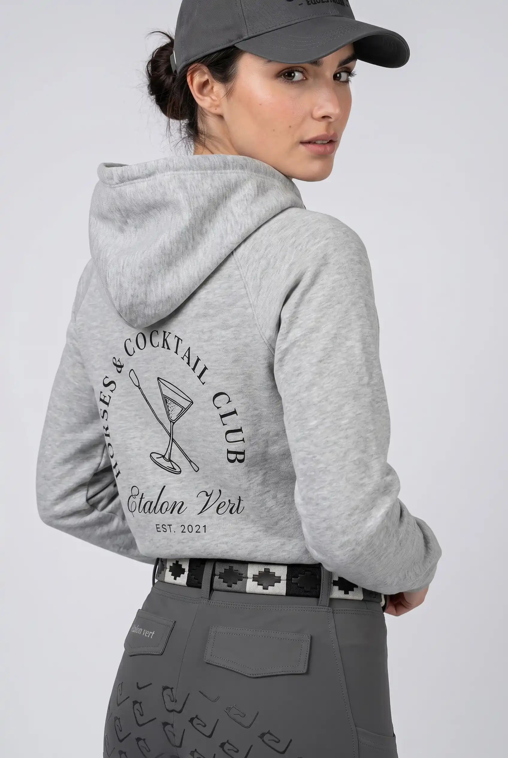 Quaterback 2.0 Normal Fit Hoodie - Horses & Cocktail - Grey Melange