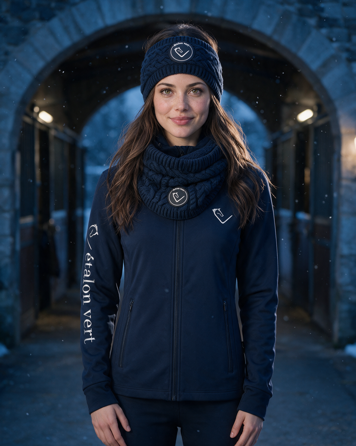 Palomo 2.0 Navy am Model mit passendem Flechtstirnband