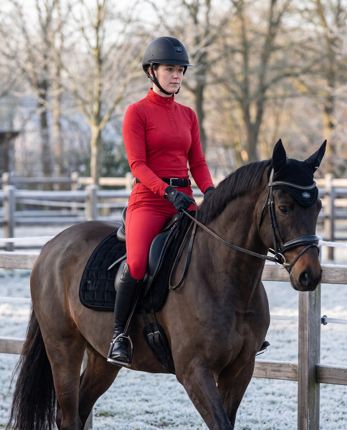 Snowball Thermo Langarmshirt in Red – Reitansicht von vorn