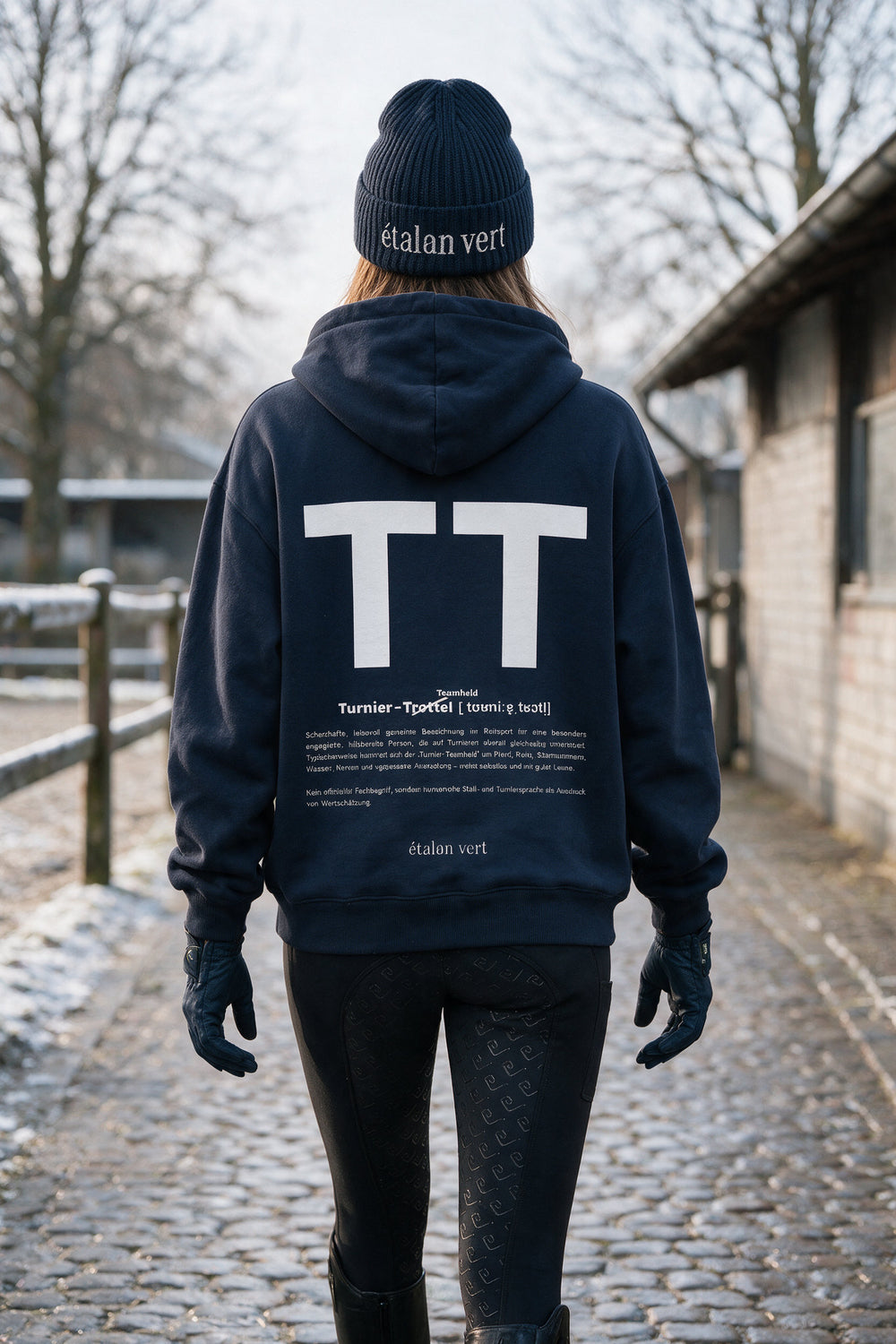 TT Hoodie Navy – Frauenlook hofweg, Rückenansicht