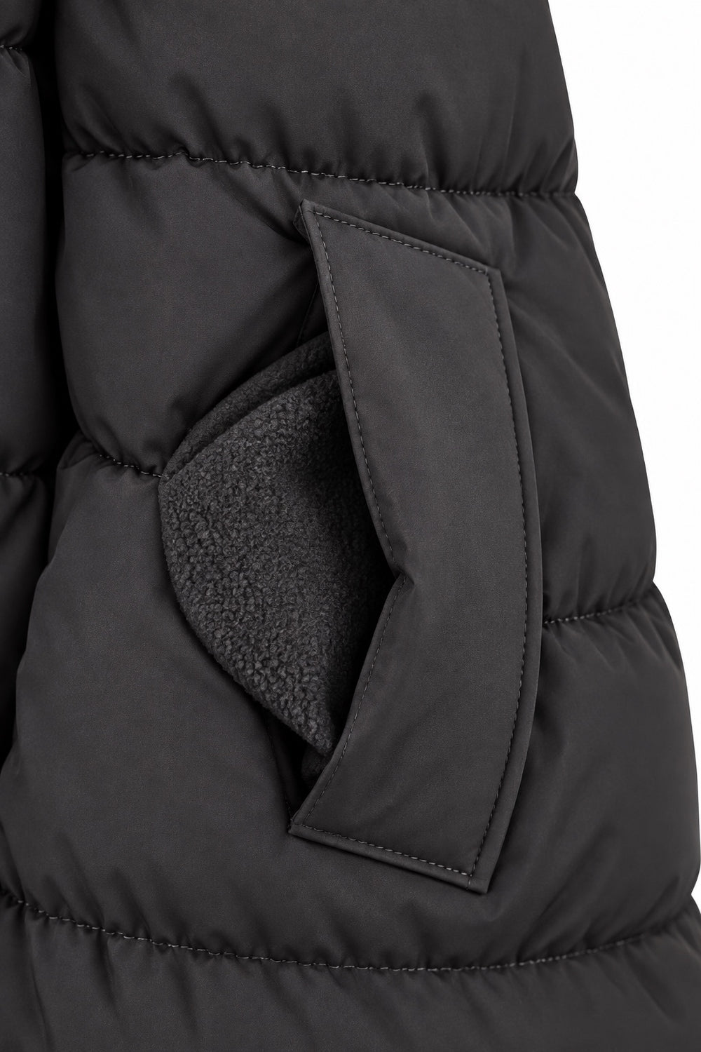 Fleece-gefütterte Schrägtaschen