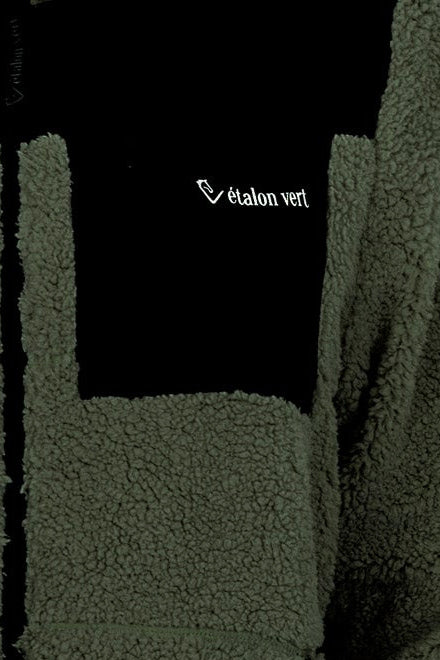 Reißverschluss-Brusttasche