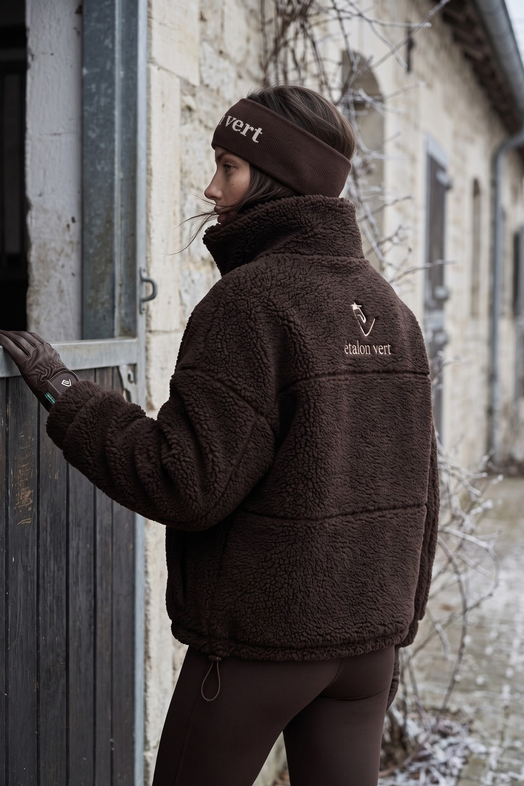 Valegro Oversize Teddyjacke Braun – Rücken · leicht von oben