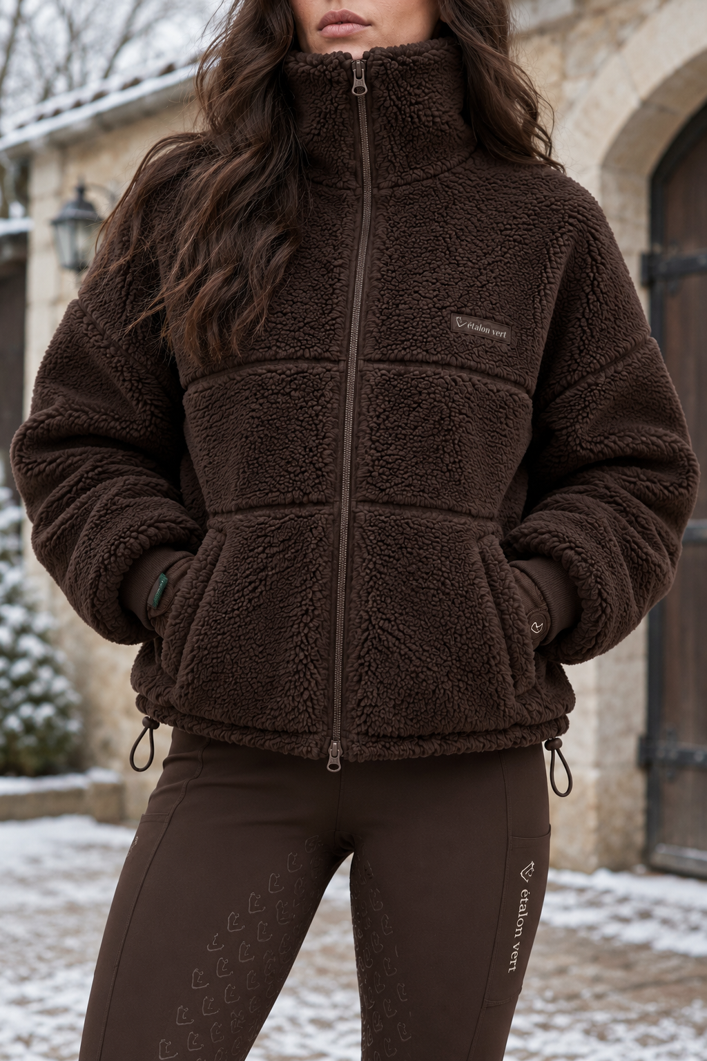 Teddyjacke Valegro Oversize Dunkelbraun – Front · locker · hoher Kragen